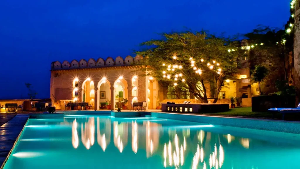 7wdchkqbecrbn8ld3mp0286yp1va Hill Fort Kesroli Resort in Alwar Resort in Rajasthan Pool view restaurant oe9ykr