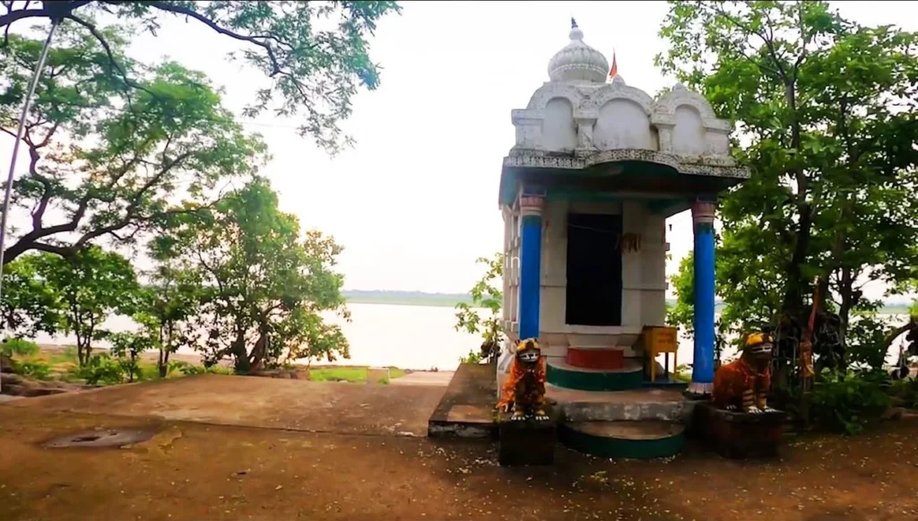 PatharaSini Temple Bargarh 2