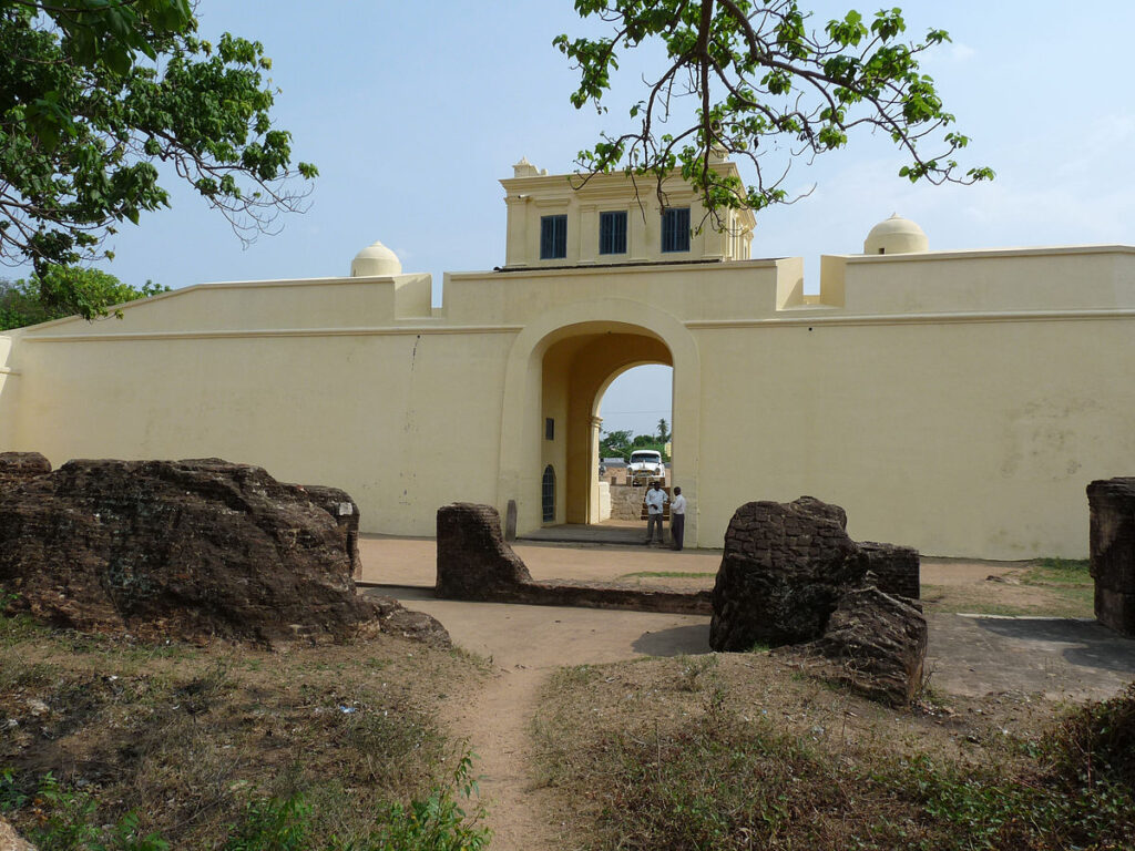 1200px Delhi gate river side view