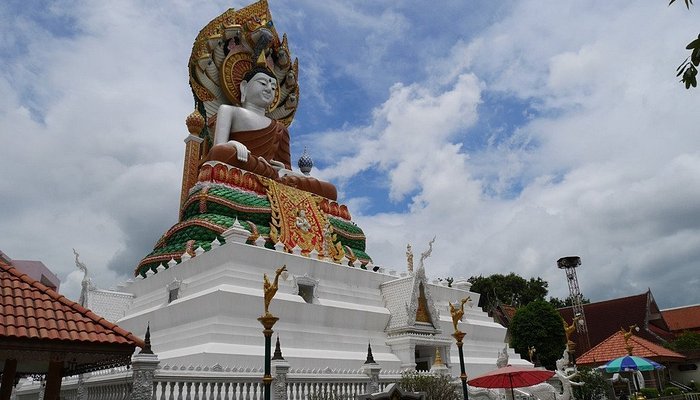 39 metre high buddha