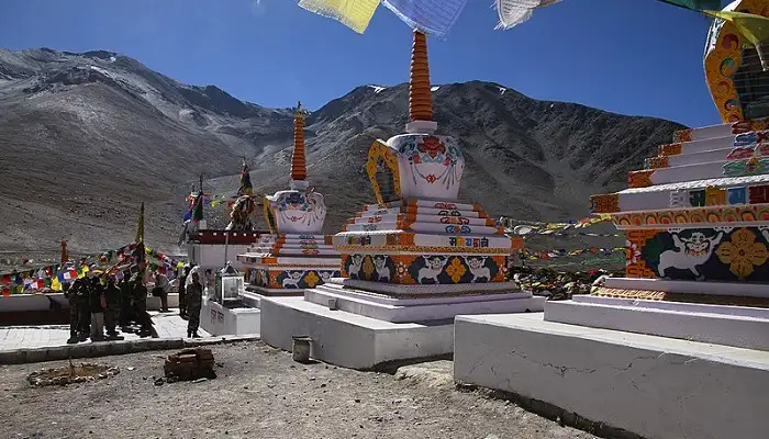 Kunzum La 28 pass height chorten gje