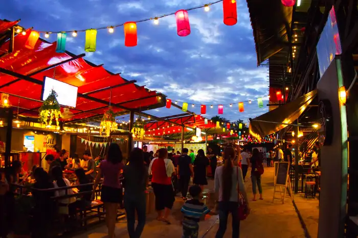 Phutthabucha Road Night Bazaar1