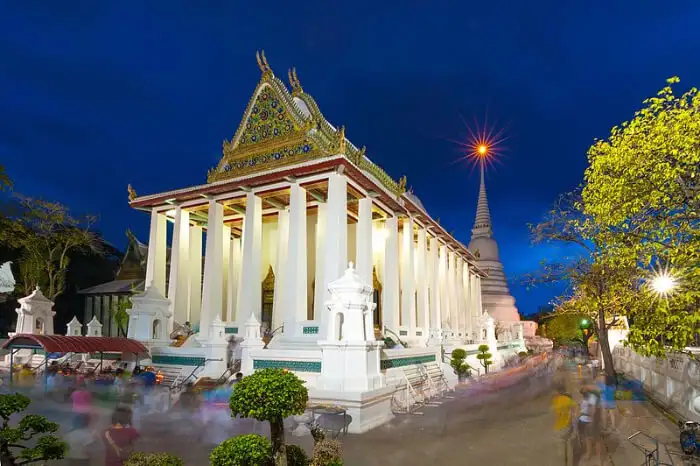 Wat Chaloem Phra Kiat1