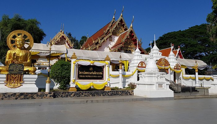 the entrance to the temple