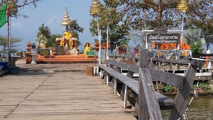 the main buddha figure