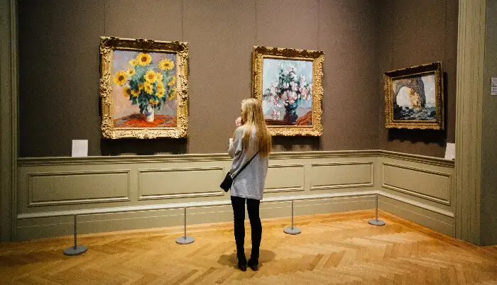 Top 10 Best Places to Visit in Thừa Thiên Huế – Imperial Citadel, Royal Tombs & Scenic Spots 8 ArtistSpace Gallery1