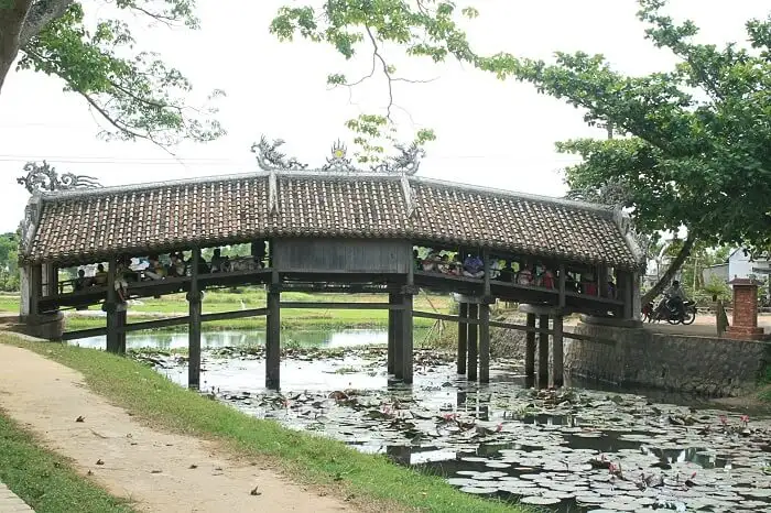 Top 10 Best Places to Visit in Thừa Thiên Huế – Imperial Citadel, Royal Tombs & Scenic Spots 11 The Thanh Toan Bridge