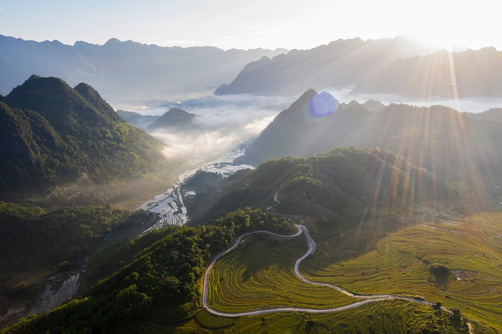Top 10 Best Places to Visit in Thanh Hóa – Beaches, Nature Reserves & Historical Sites 3 an aerial view of the