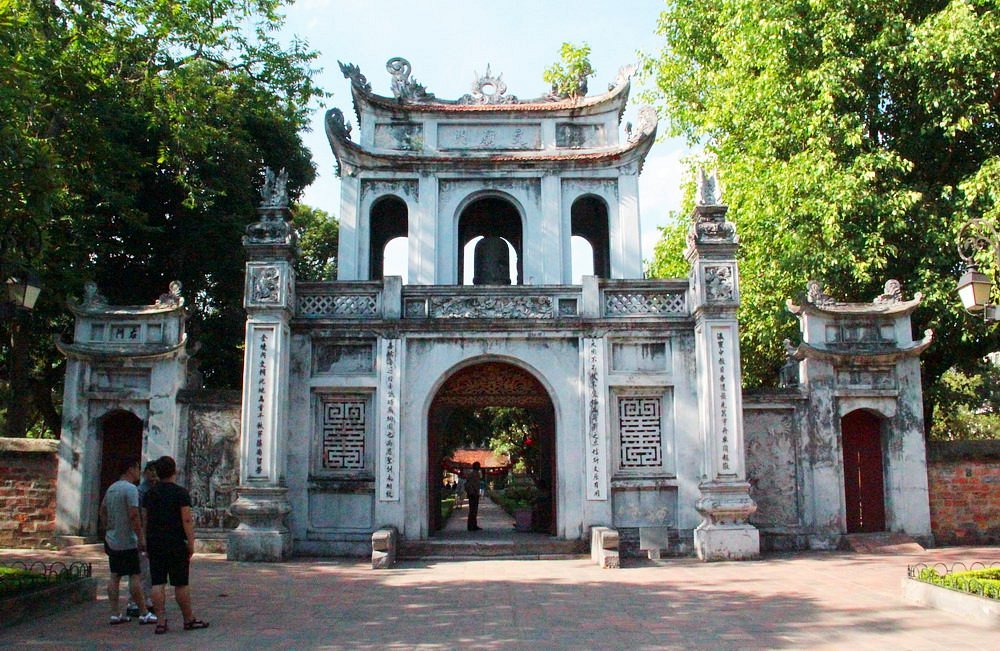 the entrance 1