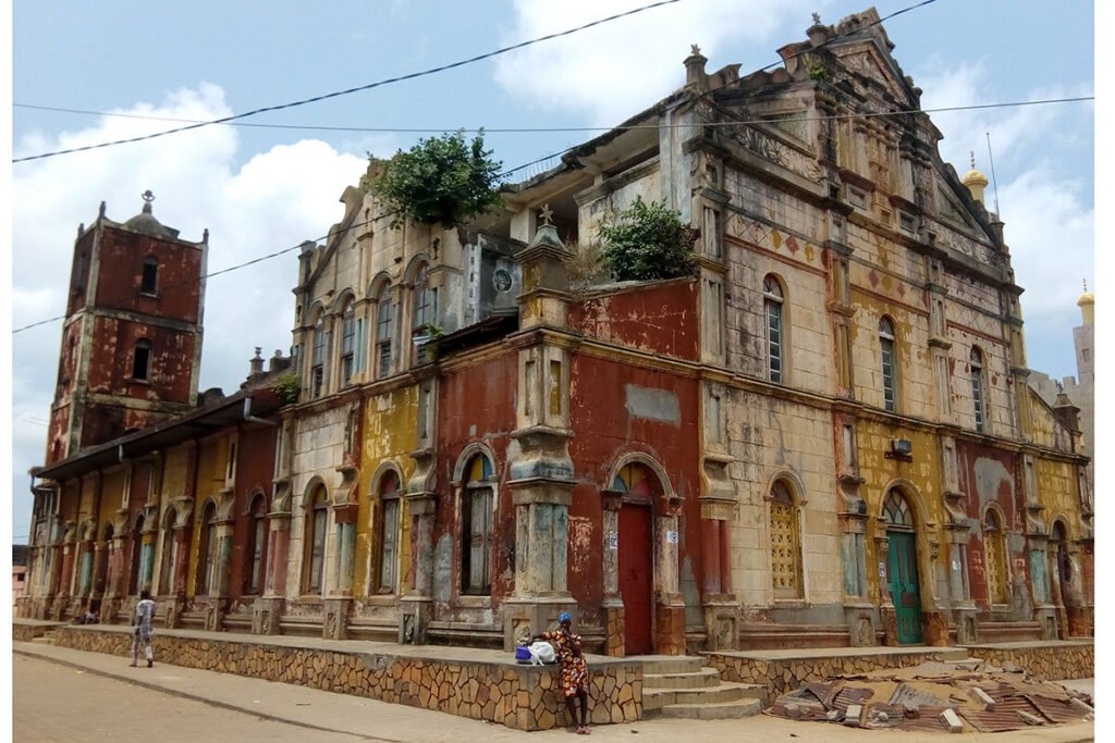 1111440 3 1113 architecture Benin mosque standard