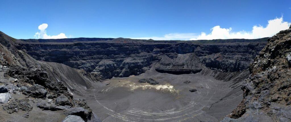 Overviewing to Karthala crater 1290x540 1 1024x429 1
