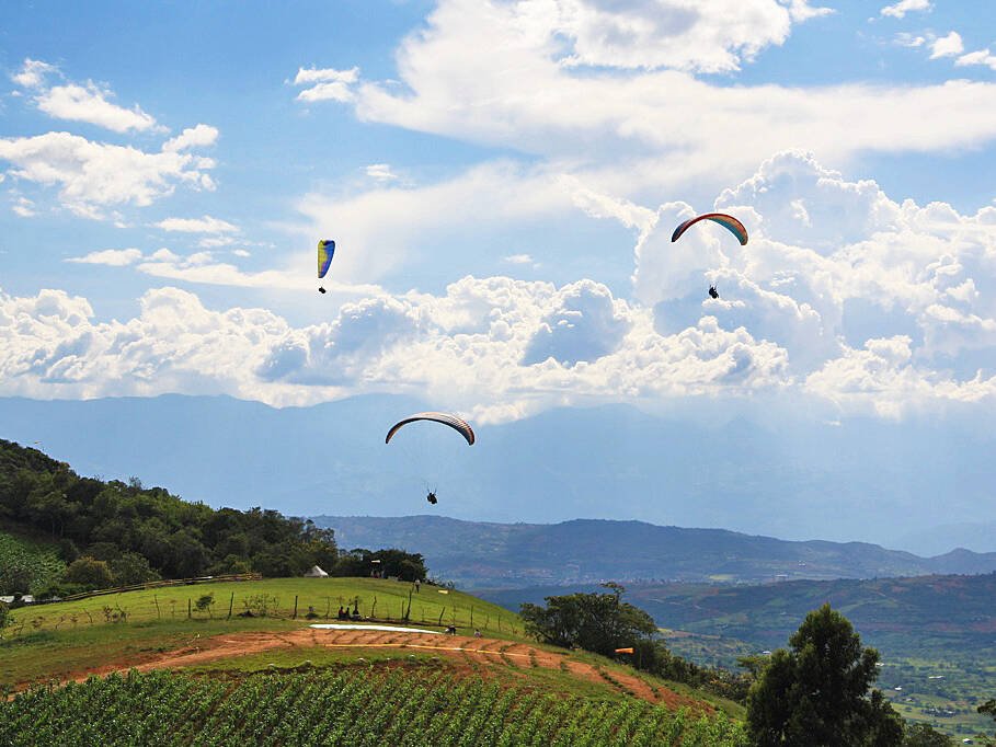 chicamocha canyon san gil paragliding 1 uai 909x682 1