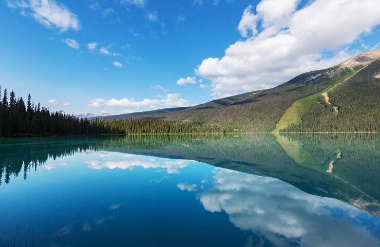 emerald lake 328046 27780