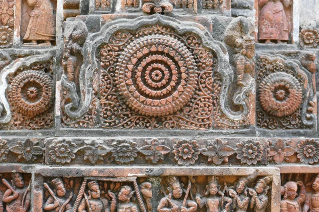 Top 5 Tourist Places in Rangpur, Bangladesh 6 the terracotta design of the kantajew temple in dinajpur is v0 2pnutblaucha1