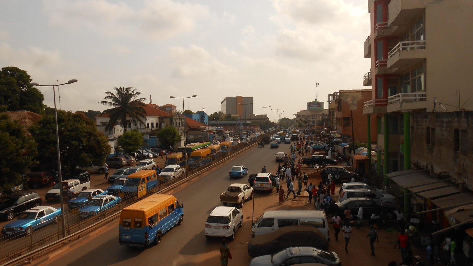 Avenida dos Combatentes da Liberdade da Patria Bissau 1 scaled