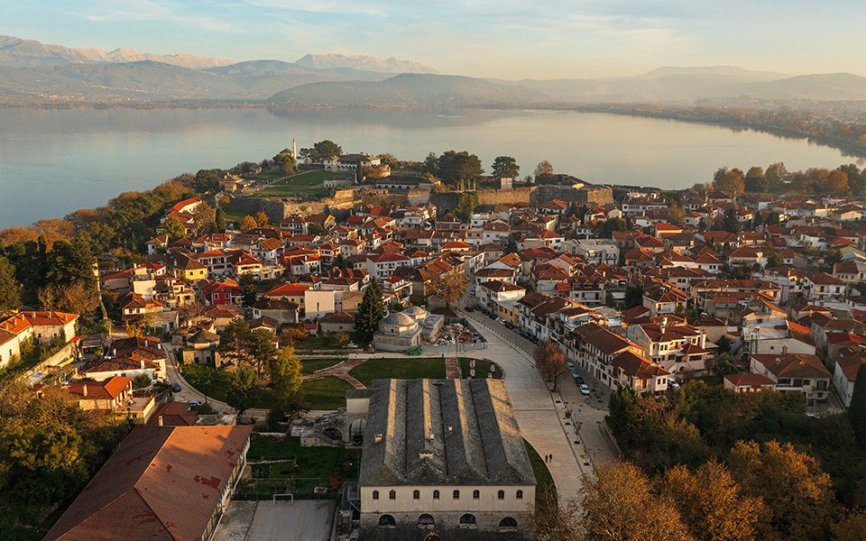 KT SOOC KapaMagazine Ioannina Kastro Plateia Glykidwn 20251115DJI 0602