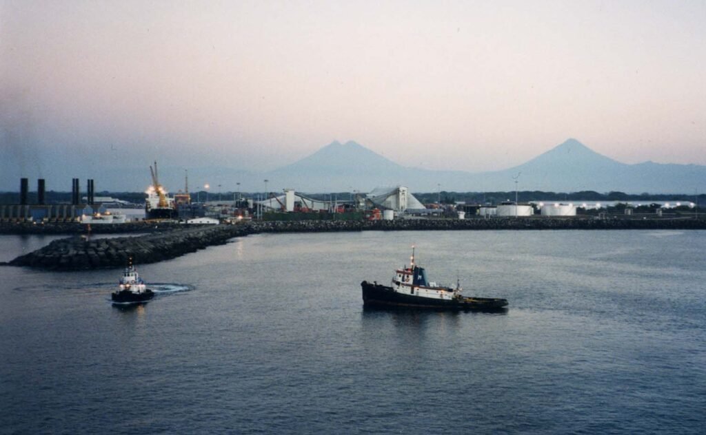 Puerto Quetzal at dawn 1