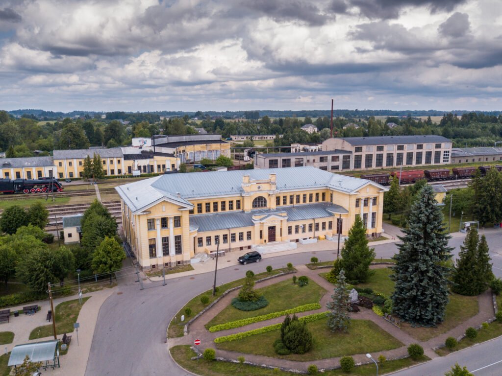 Gulbenes dzelzcela stacija 1