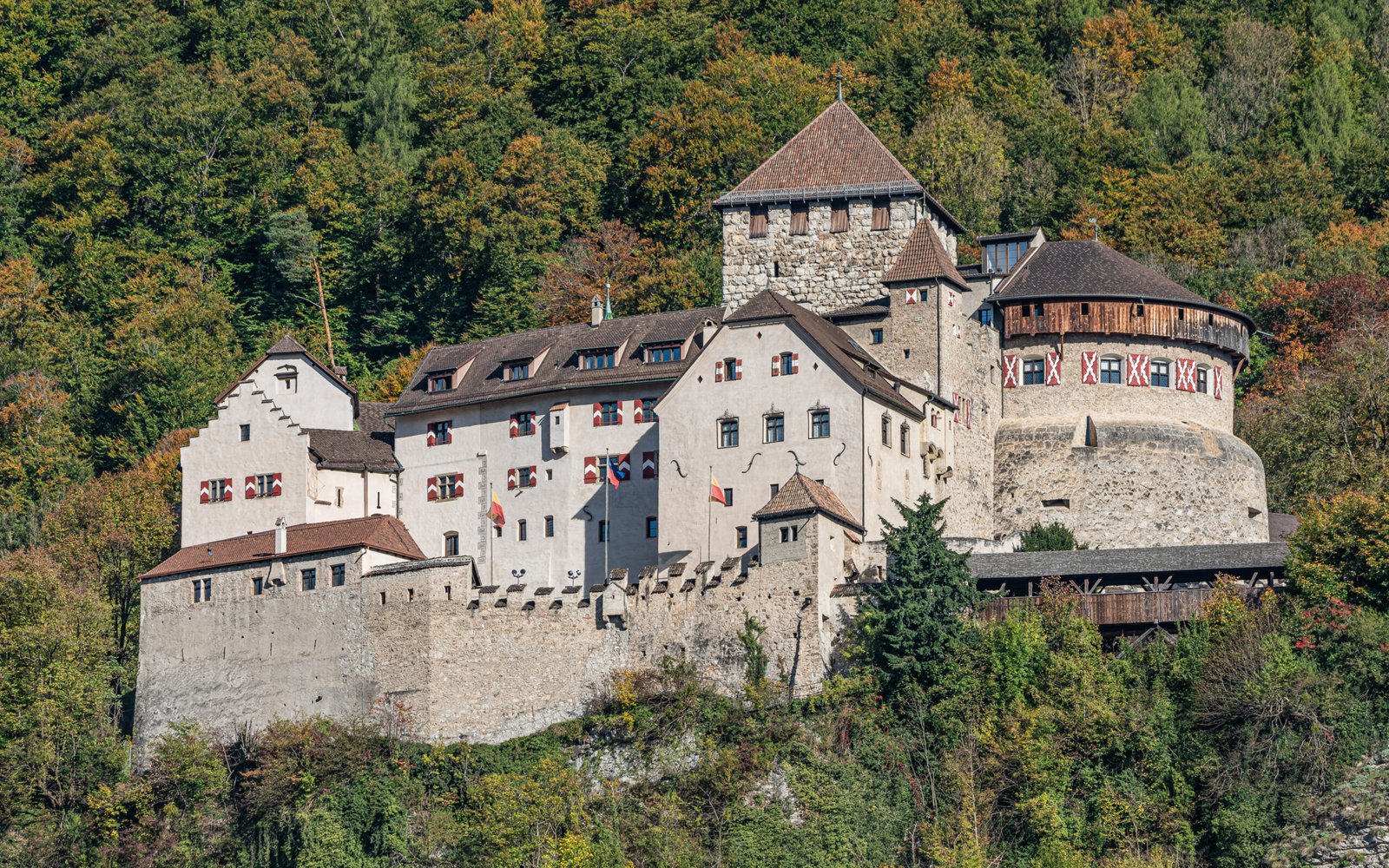 Liechtenstein asv2022 10 img22 Vaduz Schloss scaled