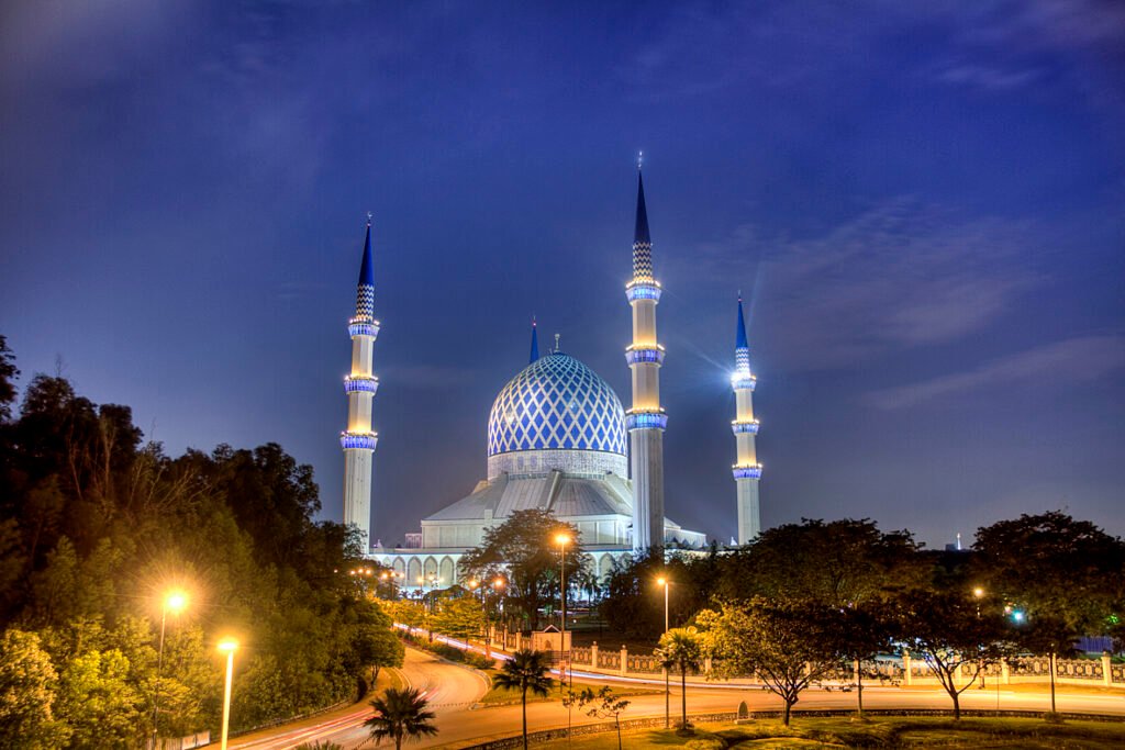 Shah Alam Blue mosque at night