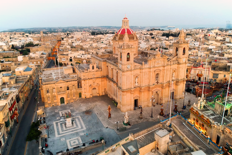 Zejtun Malta square and church