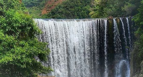 Best place to visit in Yallahs 5 reggae falls