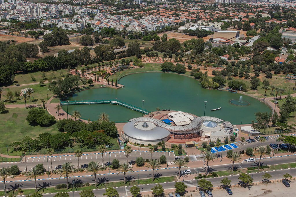 אגם פארק רעננה